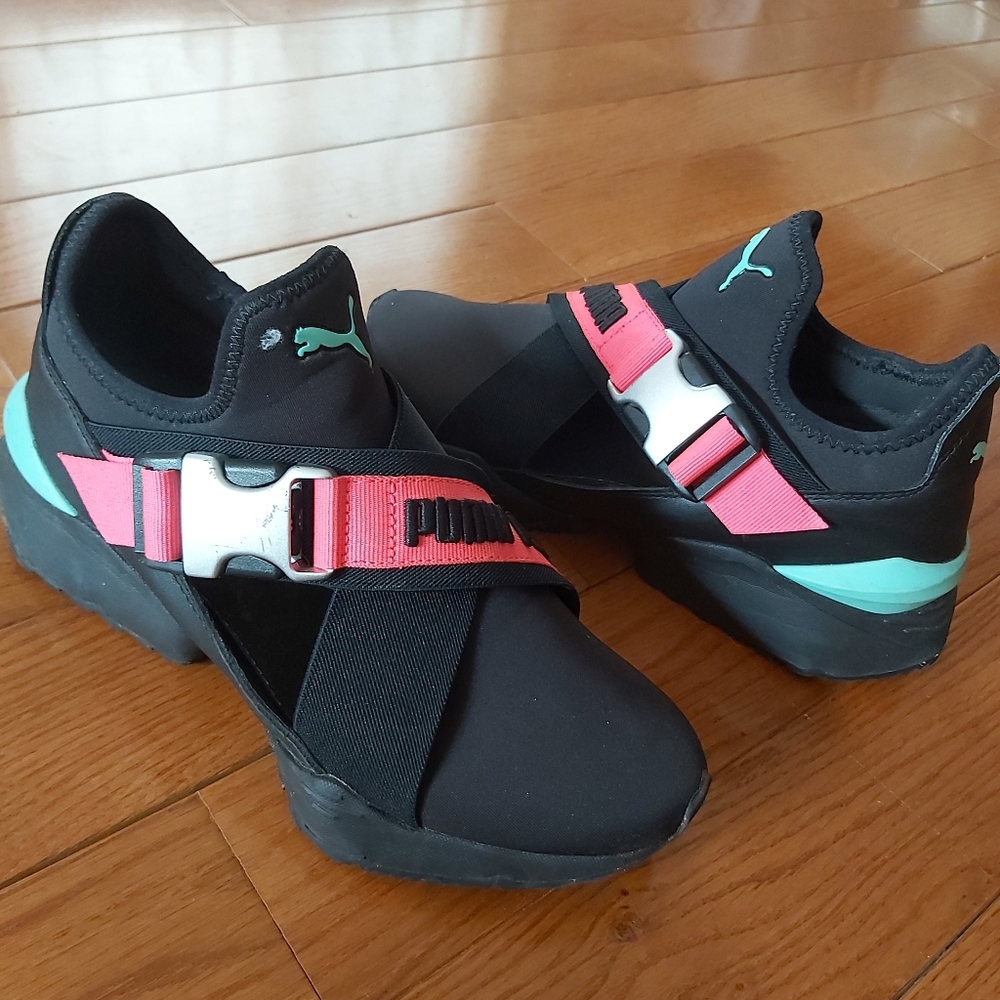Gorgeous Puma women sneakers - Picture 1 of 7